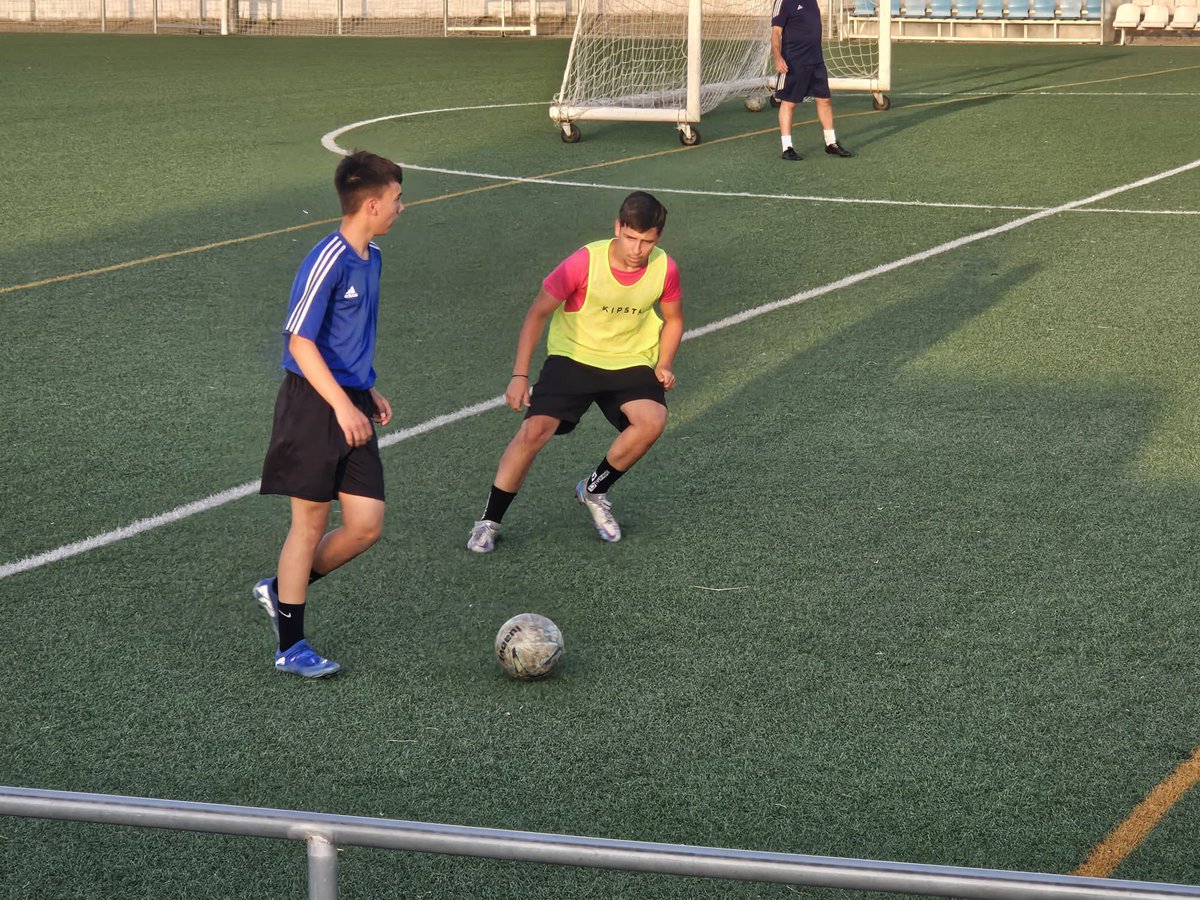 ✌🏽JORNADAS DE PUERTAS ABIERTAS | 

👏🏽 Seguimos entrenando y seguimos recibiendo jugador@s!! 

🤔 ¿Quieres venir a probar? Busca tu categoría en los post anteriores 👇🏽 y vente al Municipal de Nueva Ciudad.

#YoMeUno #MFA 🔵🟡