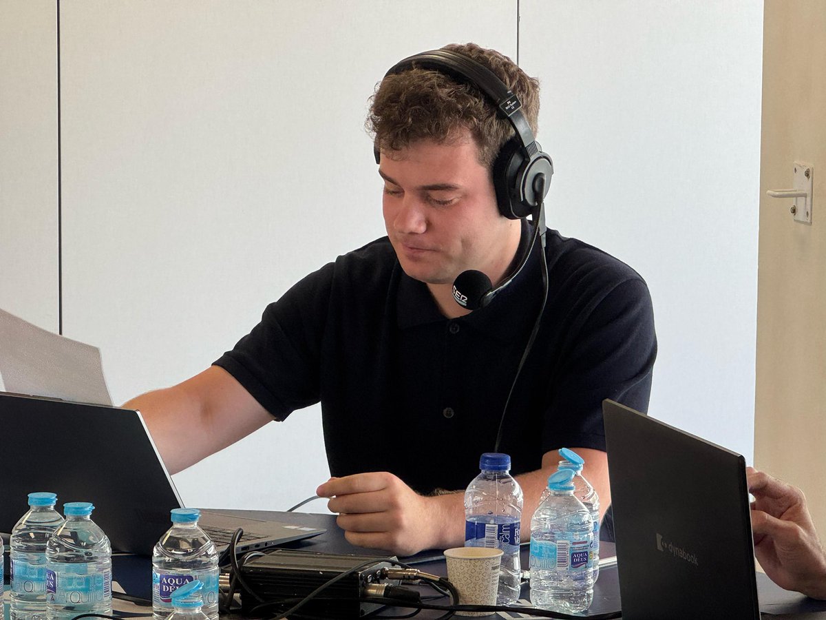 Na xerrant a <a href="/SERGirona/">Ràdio Girona</a>. Avui des de Banyoles.