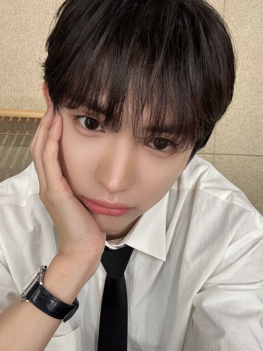 TPST_twt's tweet photo. [#LEW] 우리 iE~ 굿밤🖤 https://t.co/tGAaobeGIu