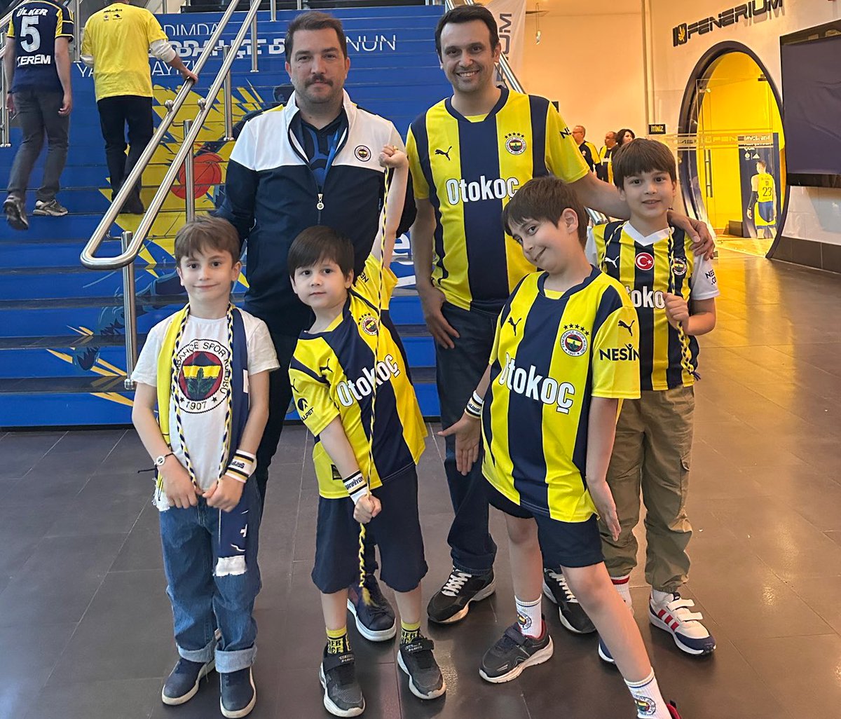 Saras FB tweet media