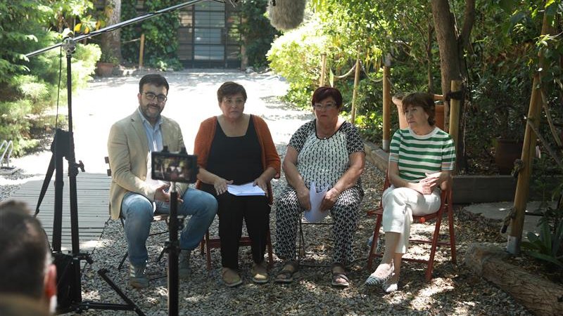 Col·legi d'Infermeres i Infermers de BCN (COIB) (@coibarcelona) on Twitter photo Avui, els quatre col·legis d’#infermeres de Catalunya hem participat en la gravació del documental d’Iván Zahinos: “Les nostres infermeres. El nostre futur.” 📽️
<a href="/infermerescat/">Consell d’Infermeres</a> <a href="/InfLleidaCOILL/">InfermeresLleidaCOILL</a> <a href="/codita_tgn/">Codita Tarragona</a> <a href="/COIGIrona/">Col·legi Oficial d'Infermeres/ers de Girona</a> Avui, els quatre col·legis d’#infermeres de Catalunya hem participat en la gravació del documental d’Iván Zahinos: “Les nostres infermeres. El nostre futur.” 📽️
<a href="/infermerescat/">Consell d’Infermeres</a> <a href="/InfLleidaCOILL/">InfermeresLleidaCOILL</a> <a href="/codita_tgn/">Codita Tarragona</a> <a href="/COIGIrona/">Col·legi Oficial d'Infermeres/ers de Girona</a>