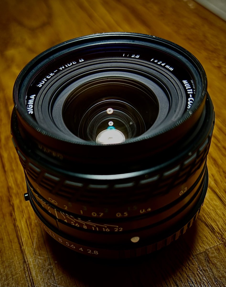 cy31kai's tweet image. カール兄さんからレンズが届きました…SIGMA SUPER-WIDE Ⅱ 24mm f2.8 Kマウントです。Ⅰ型のコンタックスマウントを持ってますが、良いレンズでこれからの撮影が楽しみです。
#シグマレンズ #SIGMALENS #24mmレンズ