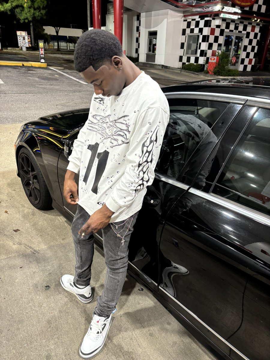 Nelio901's tweet photo. Team leader #slatt https://t.co/EP6yqB1jTp