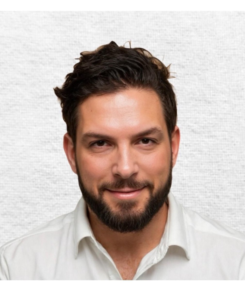 Socialite Life's <a href="/SugarSmak/">Christine Fitzgerald (she/her)</a> chatted with #GreggMaliff about his new album, Reasons, and the stories behind some of the songs. We also put him in the hot seat for the Socialite Seven. soc.life/GyxTy8