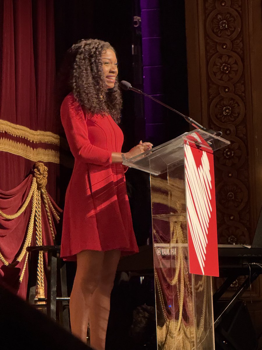 It’s always so much fun emceeing the Heart of the School Awards hosted by <a href="/TheFundBalt/">TheFundBaltimore</a> to honor our <a href="/BaltCitySchools/">Baltimore City Public Schools</a> principals who put their heart and soul into building successful schools! Thank you for letting me be a part of it for the 3rd year in a row! <a href="/wbaltv11/">WBAL-TV 11 Baltimore</a>