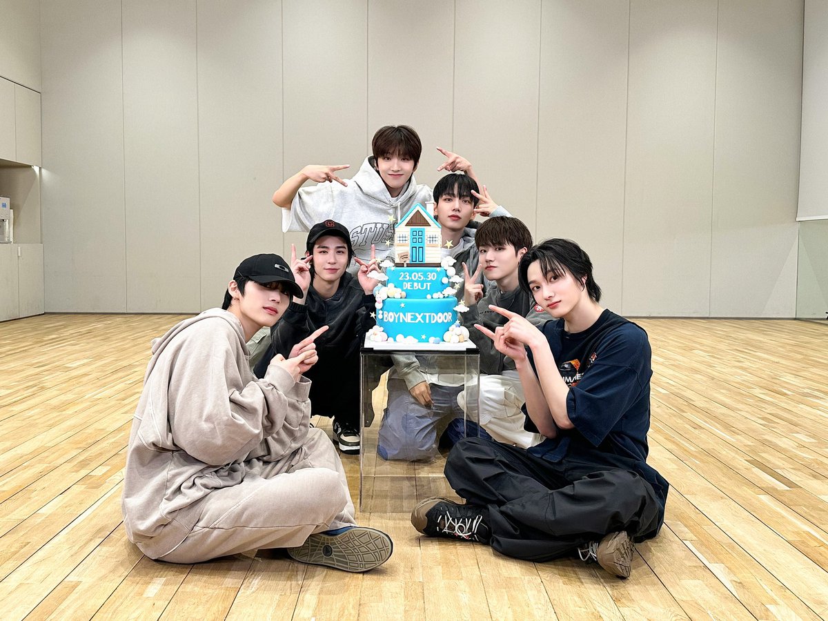 mtd_0406's tweet photo. BOYNEXTDOOR 2ND ANNIVERSARY
#400년동안_피어날_우리청춘
#398Years_ToGo_WithBOYNEXTDOOR
#BND_私の人生の_BGM
#BOYNEXTDOOR #보이넥스트도어 https://t.co/4I12glMJIl