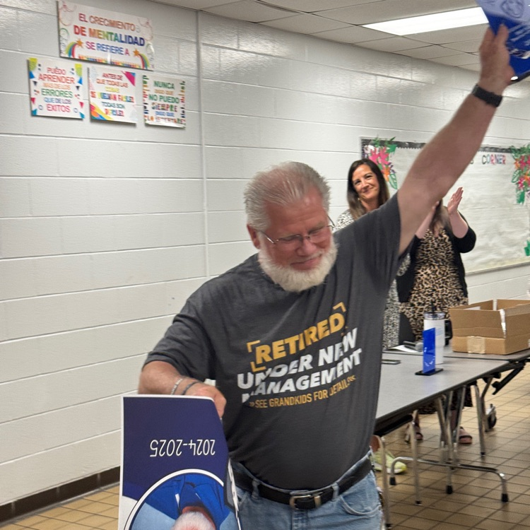 mooremustangs's tweet image. Congratulations to our annual award winners!
⭐️Mr. Comstock, HS teacher of the
year.
⭐️Ms. Love, MS teacher of the year.
⭐️Bret Kuffner, Classified Employee
of the year.
#KNOWmoore