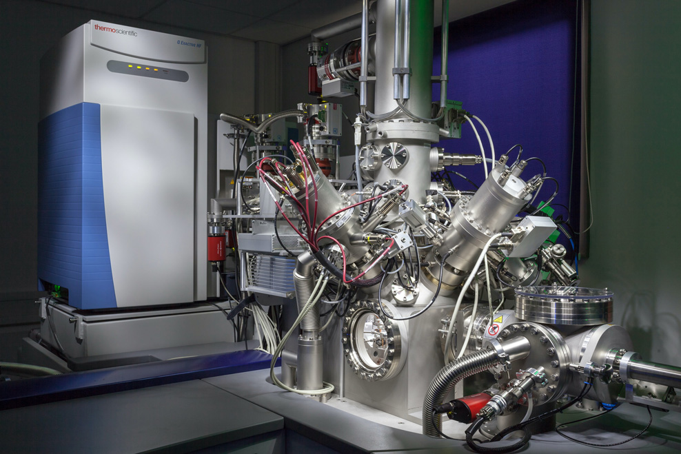 UoN Science (@uonscience) on Twitter photo 🔬 Researchers at <a href="/UoN_Pharmacy/">UoNPharmacy</a> have developed a new cryogenic mass spectrometry method to reveal the internal layers of tiny frozen lipid nanoparticles for targeted drug delivery and treatment for a range of health issues.
🔗 nottingham.ac.uk/news/cryogenic… 🔬 Researchers at <a href="/UoN_Pharmacy/">UoNPharmacy</a> have developed a new cryogenic mass spectrometry method to reveal the internal layers of tiny frozen lipid nanoparticles for targeted drug delivery and treatment for a range of health issues.
🔗 nottingham.ac.uk/news/cryogenic…