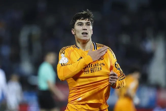 Tenerlo, lo que se dice tenerlo… lo tenemos.