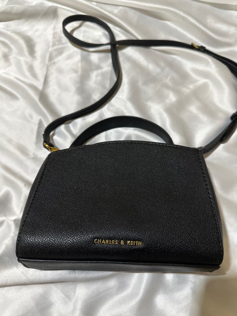 GaladrielGleam's tweet photo. WTS, lagi BU 😥
tas Charles and Keith, Kw an sih. 
Ga pernah dipake karna beli tas lain yang modelnya mirip.
jual murah aja dehh 🥲

✨98k ajaahh✨ https://t.co/nwCyOudeSw