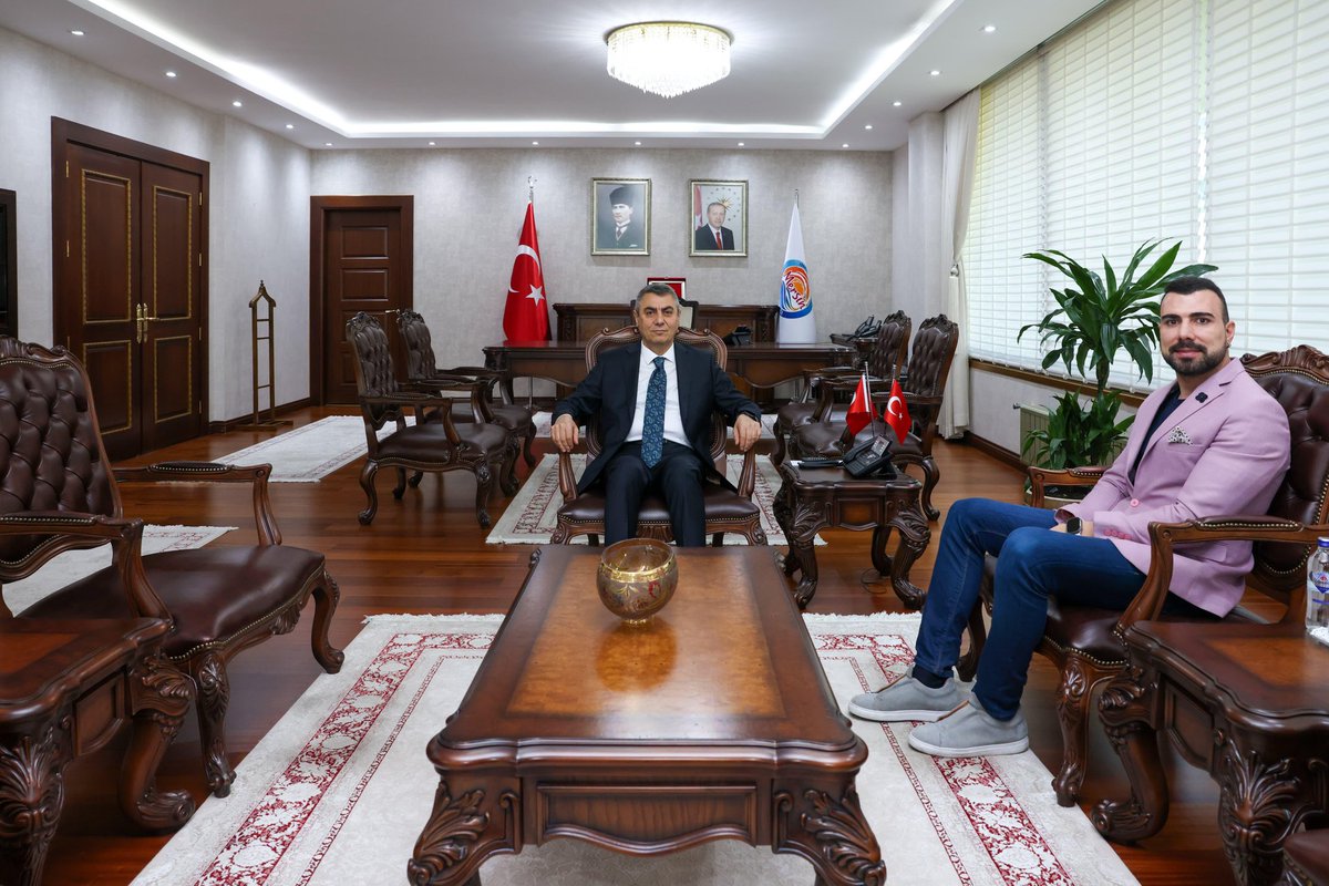 Valimiz Sayın Atilla Toros, ziyaretine gelen;

TRT Çukurova Müdürü Fatih Doğru,

Kanun Sanatçısı Ahmet Baran ile görüştü.

#Mersin