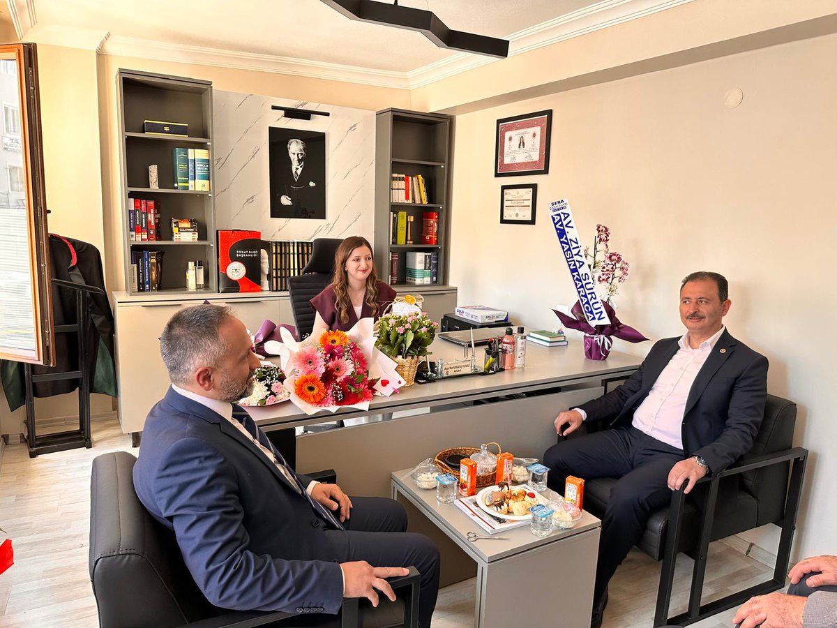 Genç ve idealist bir hukukçumuz, hemşehrimiz Avukat Ayşenur Karataş Yılmaz’ın Hukuk ve Danışmanlık Ofisi’nin açılış törenine katıldık.

Yeni ofisinin hayırlara vesile olmasını diliyor, mesleki yolculuğunda kendisine başarılar temenni ediyorum.