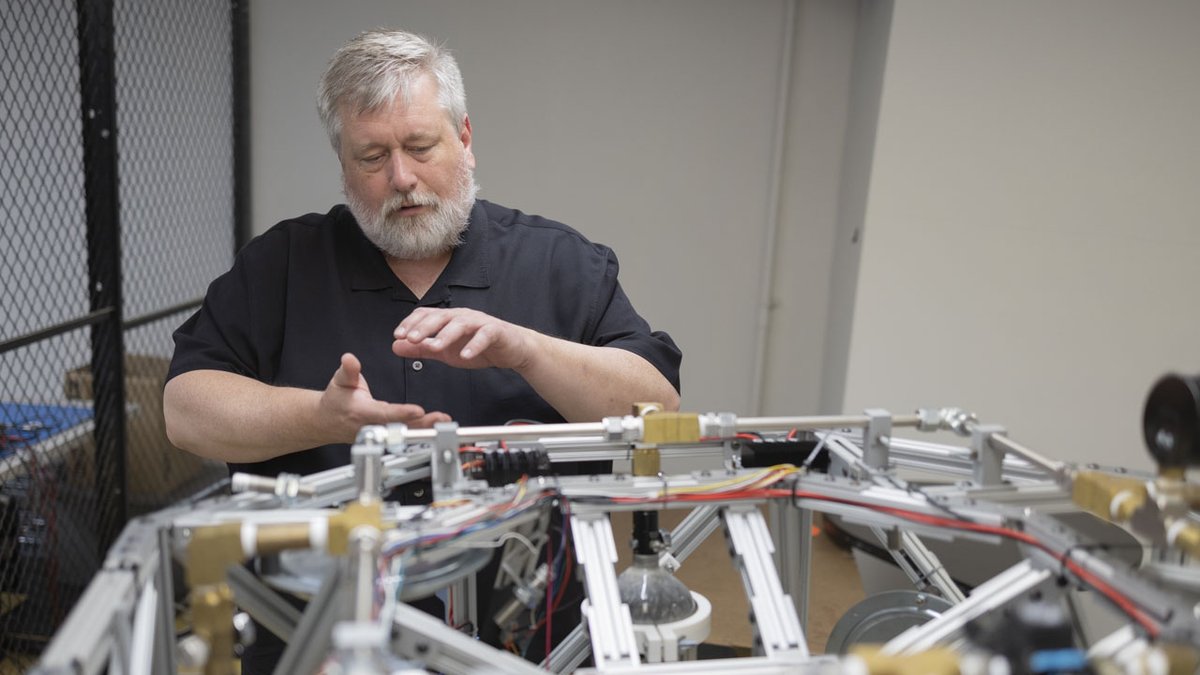 Cornell University (@cornell) on Twitter photo Mason Peck, director of the New York Consortium for Space and Technology and professor in <a href="/CornellEng/">Cornell Engineering</a>, has been developing a one-of-a-kind simulator that would allow researchers, companies, and government agencies to test and refine space technologies, using actual spacecraft Mason Peck, director of the New York Consortium for Space and Technology and professor in <a href="/CornellEng/">Cornell Engineering</a>, has been developing a one-of-a-kind simulator that would allow researchers, companies, and government agencies to test and refine space technologies, using actual spacecraft