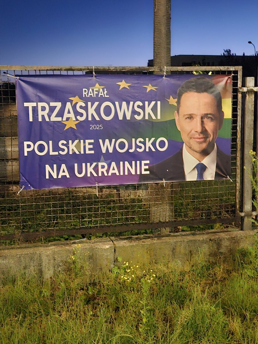 Kazimierz Leszczyński (@kazimierzleszc3) on Twitter photo MY Warszawscy patrioci 👆 rzuciliśmy 1000 banerów w teren. Dupiarz <a href="/trzaskowski_/">Rafał Trzaskowski</a> wysłał wszystkie służby miejskie i wycięto nam 80% banerów. Ale drodzy Państwo, odnieśliśmy sukces bo jest o tym w mediach. Proszę Was o masowe RT, bo inaczej Nas oszukają👇 MY Warszawscy patrioci 👆 rzuciliśmy 1000 banerów w teren. Dupiarz <a href="/trzaskowski_/">Rafał Trzaskowski</a> wysłał wszystkie służby miejskie i wycięto nam 80% banerów. Ale drodzy Państwo, odnieśliśmy sukces bo jest o tym w mediach. Proszę Was o masowe RT, bo inaczej Nas oszukają👇