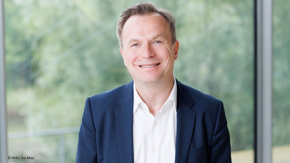 Bundesministerium der Finanzen (@bmf_bund) on Twitter photo Bundesfinanzminister <a href="/larsklingbeil/">Lars Klingbeil 🇪🇺</a> beruft den Ökonomen <a href="/jsuedekum/">Jens Südekum</a> als persönlichen Beauftragten für die gesamtwirtschaftliche Entwicklung. Er verbindet höchste ökonomische Expertise mit praktischer Politik und wird auch mithelfen, wichtige europäische Impulse zu setzen, so Bundesfinanzminister <a href="/larsklingbeil/">Lars Klingbeil 🇪🇺</a> beruft den Ökonomen <a href="/jsuedekum/">Jens Südekum</a> als persönlichen Beauftragten für die gesamtwirtschaftliche Entwicklung. Er verbindet höchste ökonomische Expertise mit praktischer Politik und wird auch mithelfen, wichtige europäische Impulse zu setzen, so