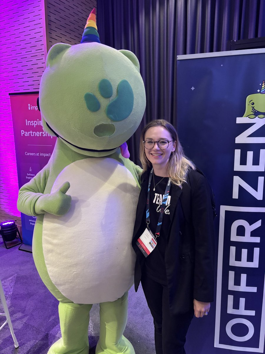 LangeTaiani's tweet photo. So cool seeing old and new colleagues and ofcourse #DinoatDevConf 

@OfferZen https://t.co/xu7qHUkUDy