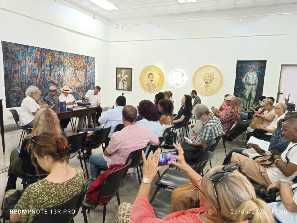 Biblioteca Nacional de Cuba José Martí (@biblionaccuba) on Twitter photo 📄El Festival Internacional de Poesía de La Habana incluyó, entre sus múltiples iniciativas, el evento acontecido este jueves en la <a href="/BiblioNacCuba/">Biblioteca Nacional de Cuba José Martí</a>, encuentro en el que se dedicó un espacio al texto del Apóstol “Vindicación de Cuba”.
#CubaEsCultura🇨🇺 📄El Festival Internacional de Poesía de La Habana incluyó, entre sus múltiples iniciativas, el evento acontecido este jueves en la <a href="/BiblioNacCuba/">Biblioteca Nacional de Cuba José Martí</a>, encuentro en el que se dedicó un espacio al texto del Apóstol “Vindicación de Cuba”.
#CubaEsCultura🇨🇺