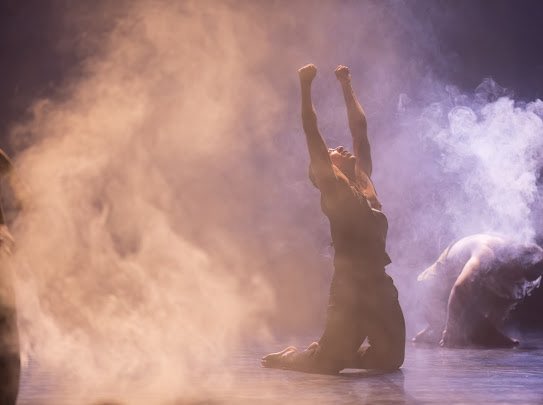 ⚫️MYSTICAL SELF / 10.6. / 19:30 / divadlo KOMEDIE⚫️

🎫: bit.ly/4mze95E

#in🖤withlvc #mysticalself #edivaldoernesto #dance #danceperformance #theatre #lenkavagnerovacompany #lvc #contemporarydance #process #tanec #soucasnytanec #divadlo #tanecnipredstaveni #tvorba