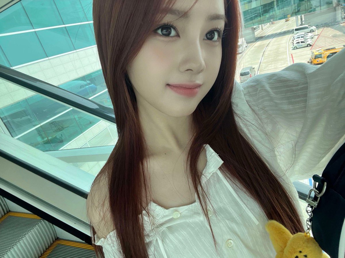 UNIS_offcl's tweet photo. 你好 台灣💖🐰

#UNIS #유니스
#ELISIA #엘리시아 https://t.co/AloCo0MIH5