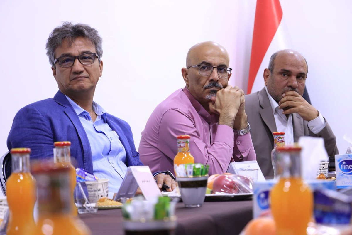 BahrAlolomForum's tweet image. شارك المدير التنفيذي لملتقى بحر العلوم للحوار @aligoraifi في الندوة التي نظمها مركز البيدر للدراسات والتخطيط بحضور نخب حوزوية وأكاديمية وسياسية ومراكز تفكير عراقية ، جرت خلالها قراءة تقويمية للوضع السياسي الراهن على المستويين الوطني والاقليمي .