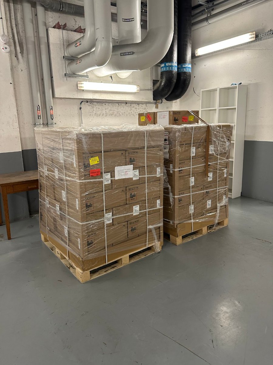 stanlarroque's tweet image. Hi guys, after months and months of battle with our manufacturer behind the scenes, we got our hands on the last shipment of R1. Half a metric ton of XR headsets in our office to QA & ship. I'll be able to give a status update on final shipments and refunds next week on KS and YT