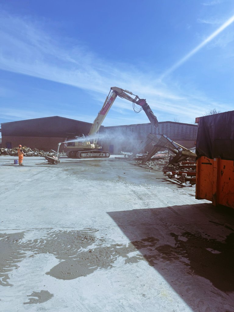 TotalReclaims's tweet image. We were recently appointed as demolition contractor as part of a wider regeneration project of Trent Basin in Nottingham. We demolished 3 former industrial buildings, paving the way for this exciting regeneration.