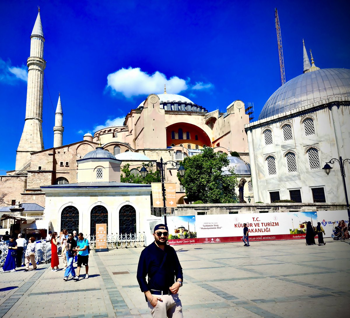 Tarihimizi değiştiren fethimizin 572. Yılında Ayosofyadan hayırlı cumalar 🫡
#İstanbul #Constantinople #ayasofya #islam