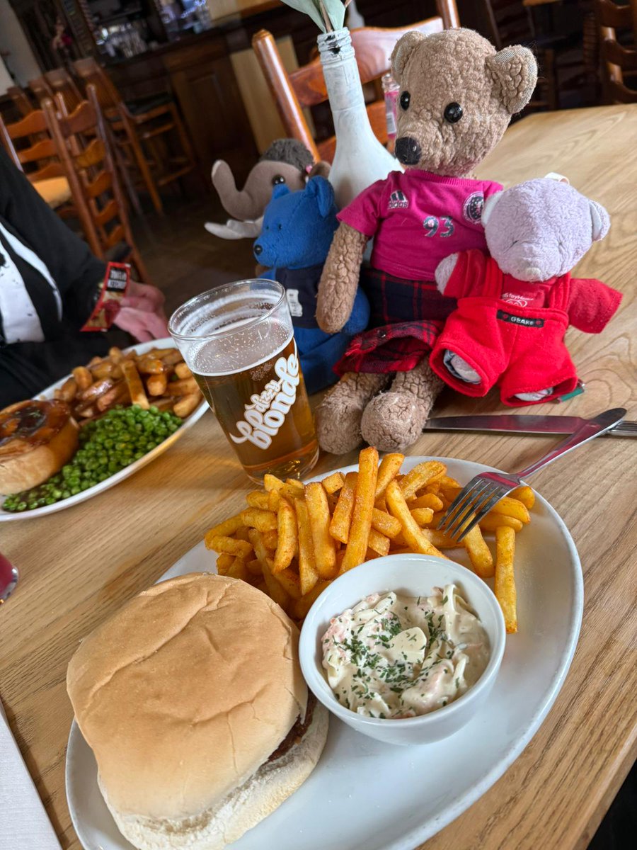 First stop, lunch with <a href="/reddy1408/">Reddy Teddy</a>! #smallbearadventures