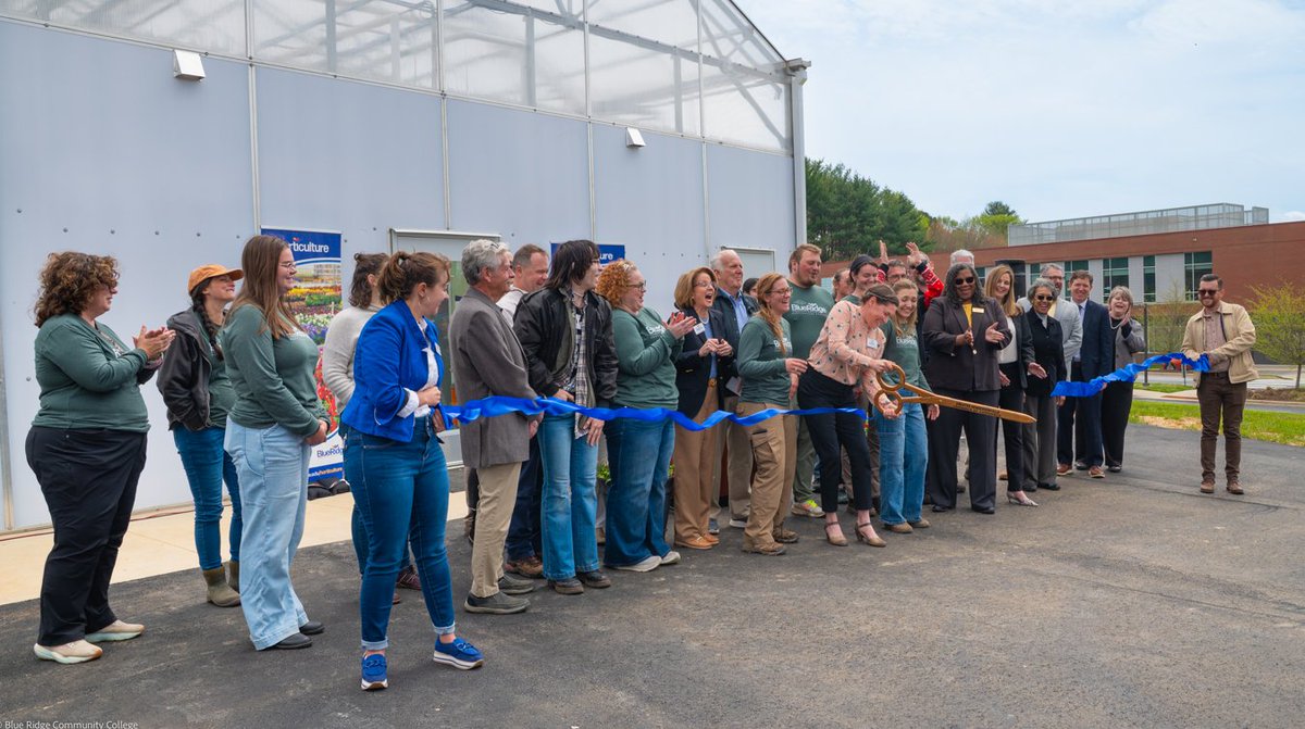 BlueRidgeCC's tweet image. In case you you haven't heard, Blue Ridge completed construction this spring on a new, state-of-the-art learning facility. The greenhouse will serve as a hands-on educational hub for multiple programs at the College.
blueridge.edu/2025/04/10/blu…
#EducationElevated