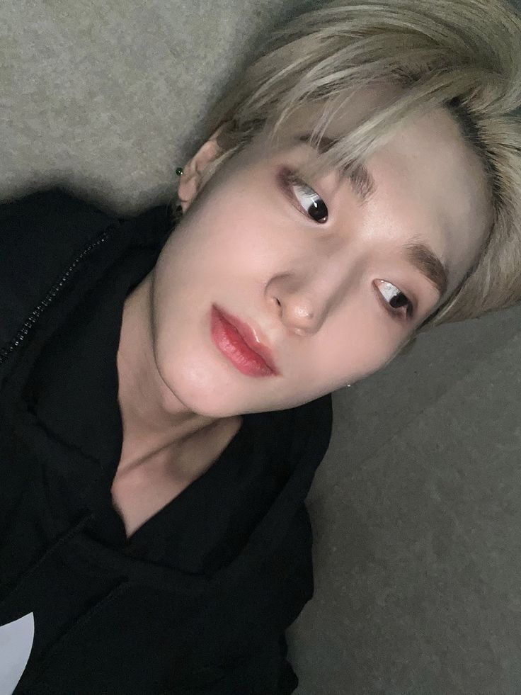 beomsoo0_0's tweet photo. malam semua. mohon maap beomsoo yang satu ini sedang lalaii dalam bermain erpe😭😭🙏🏻🙏🏻 https://t.co/GZJUQ1pSUz