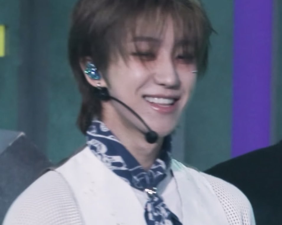 i • v8! 🌠 tweet media