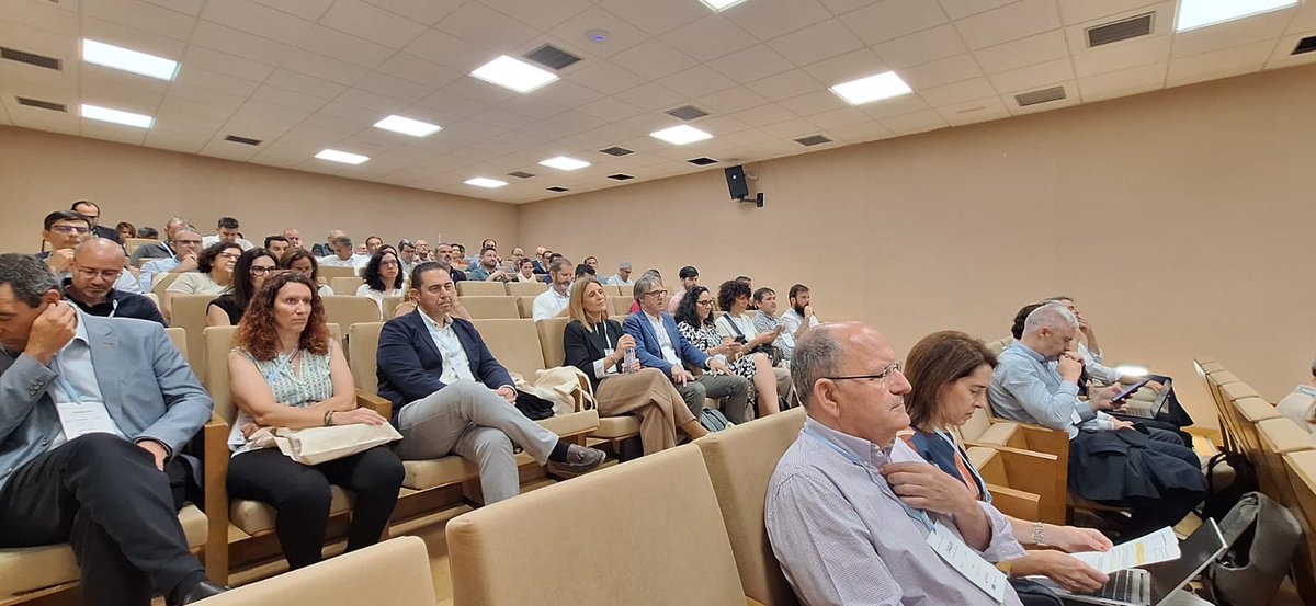 Reunión de la Comisión V de aguas Residuales <a href="/DAQUASagua/">DAQUAS</a> con <a href="/Emasagra/">Emasagra</a>  e <a href="/InfoHidralia/">Hidralia</a> como anfitriones. Se han presentado ponencias sobre la certificación de créditos de agua, la figura de un regulador o el cálculo de los costes de la RAP. También han visitado Dinapsis Granada.