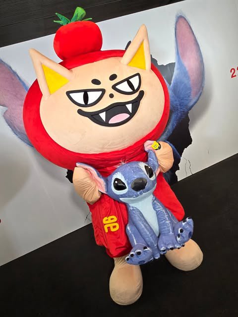 FORCEBOOKFAMILY's tweet image. แฮร่ 🦊🍅🍿

IG : tomafox.gmmtv (update)
FBJM AND TOMAFOX AT SF
#SFxForceBookJuniorMark 
#SFxTomafox 
#Tomafox x #fforce_ x #kasibook x #ฟอสบุ๊ค