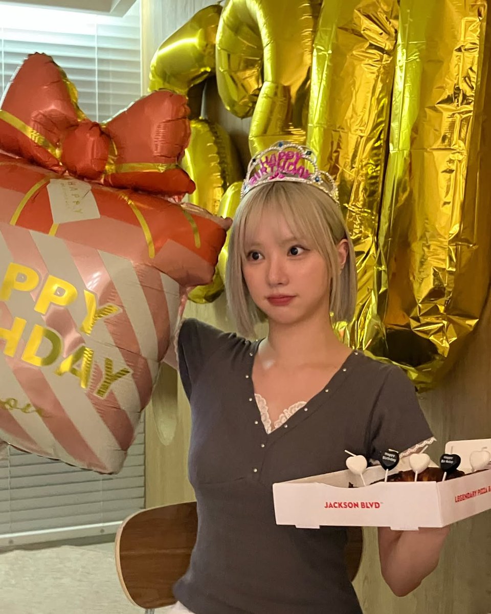 HOLA ES MI CUMPLEAÑOOOS 🥳