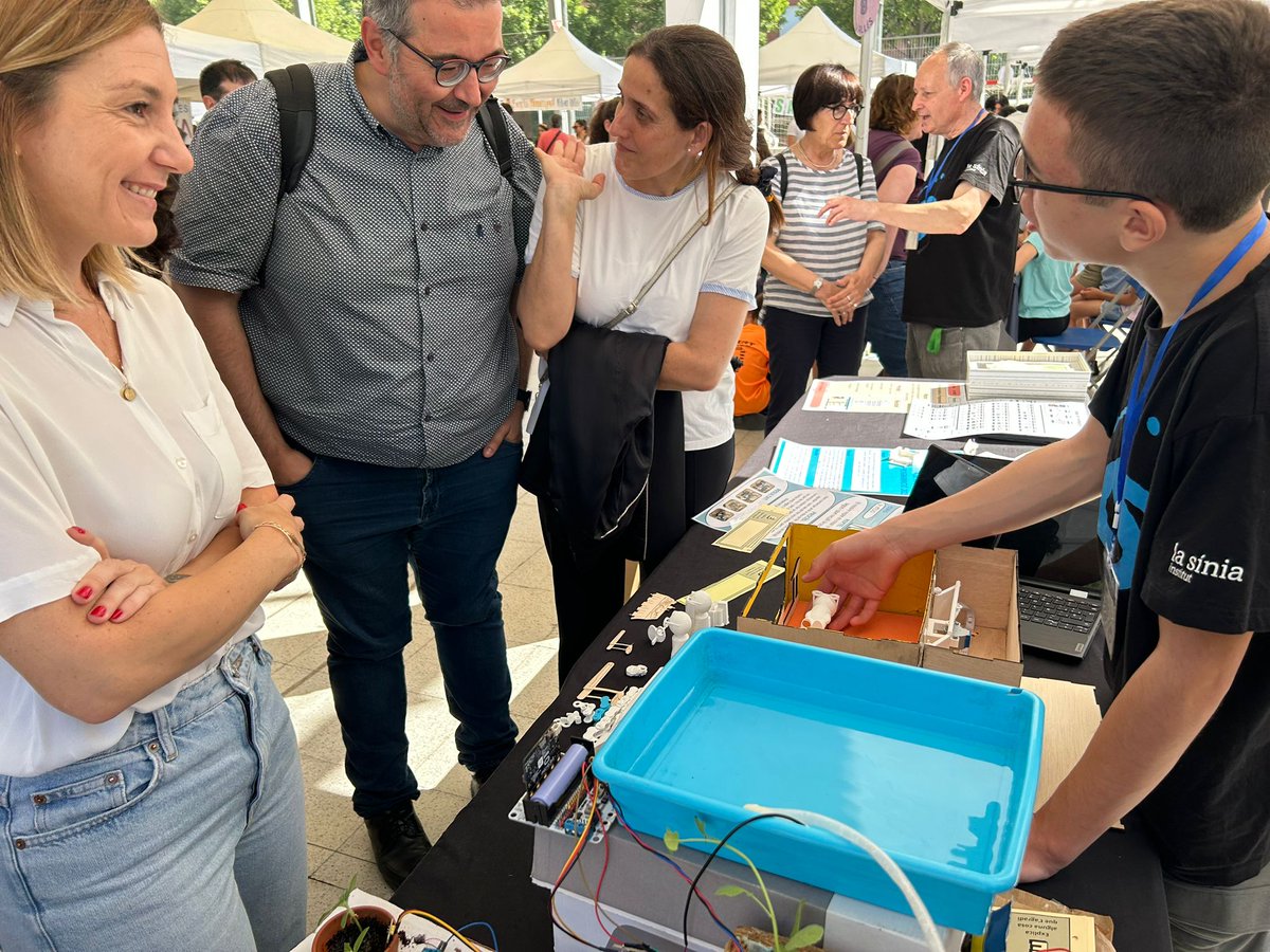 Ajuntament de Parets del Vallès (@ajparets) on Twitter photo Enguany, la Fira Codebot estava centrada en l’Objectiu de Desenvolupament Sostenible ODS 3 que es basa en els àmbits de la salut i el benestar. Un total de 700 estudiants han exposat els seus projectes. Enguany, la Fira Codebot estava centrada en l’Objectiu de Desenvolupament Sostenible ODS 3 que es basa en els àmbits de la salut i el benestar. Un total de 700 estudiants han exposat els seus projectes.