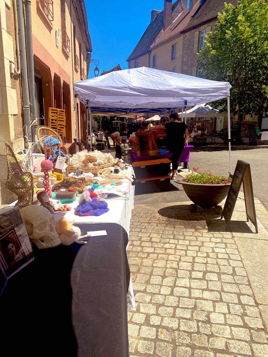 StephanieMunchX's tweet photo. C'est une très belle journée pour venir nous voir sur le marché en marge de la Virada à Évaux les Bains #Creuse #madeinCreuse https://t.co/HXDsbMqzW5
