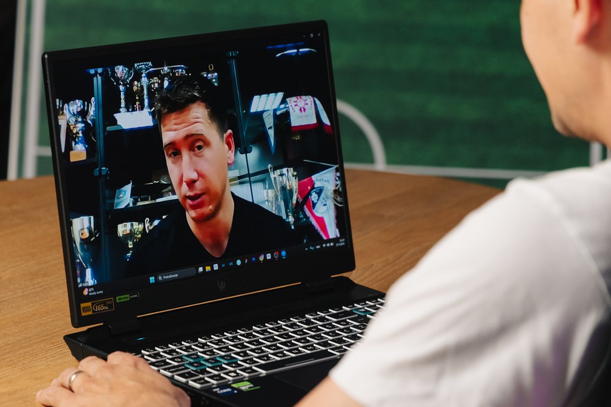 HajdukDigitalTV's tweet photo. Kapetan Rukometnog kluba Metković, vođa, simbol – Hrvoje Batinović bio je naš sugovornik u novom #HDTVCall-u. U njegovoj posljednjoj sezoni u dresu Metkovića, razgovarali smo o svemu onome što ovaj klub znači gradu, ljudima i cijeloj dolini Neretve. 

Od 15:40 #HDTV na #MAXtv-u! https://t.co/cTXQ6vq2Oh