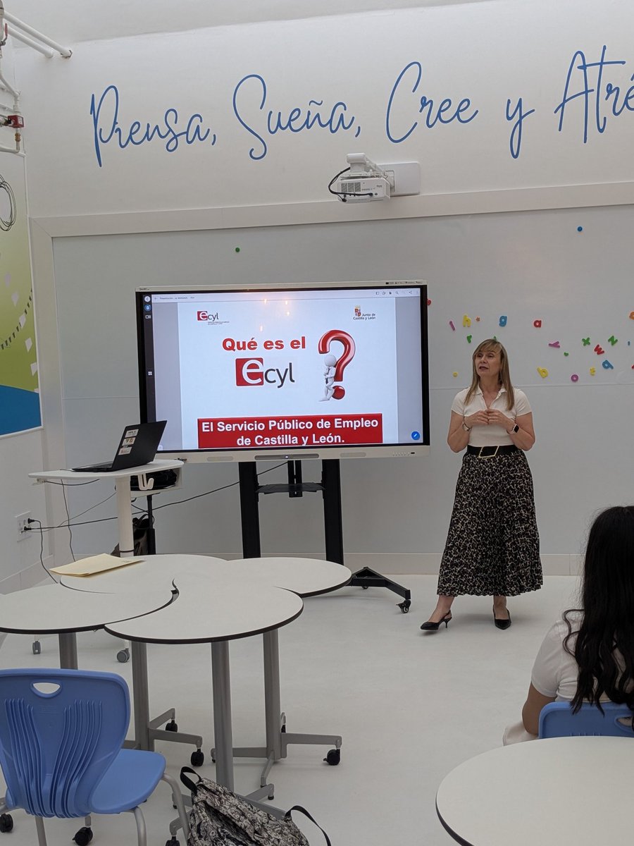 Taller sobre empleo y formación impartido por #RafaelObregon y #ConchiSantaOlaya de <a href="/empleojcyl/">Empleo Castilla y León - eCyL</a> para estudiantes de #4ESO
Nos han acompañado también #LauraMartin directora provincial de educación y #FranciscoJavierLuis gerente regional del <a href="/empleojcyl/">Empleo Castilla y León - eCyL</a> 
<a href="/educacyl/">Educación JCyL</a> <a href="/AvilaEducaJCYL/">AvilaEduca</a>