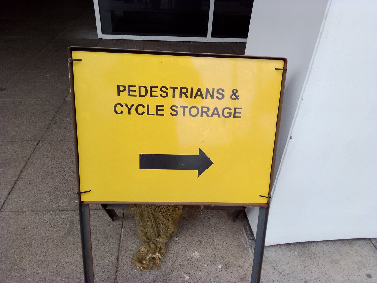 StephenERowe's tweet photo. Did you know you can store pedestrians in MK? https://t.co/en3xwRZopb