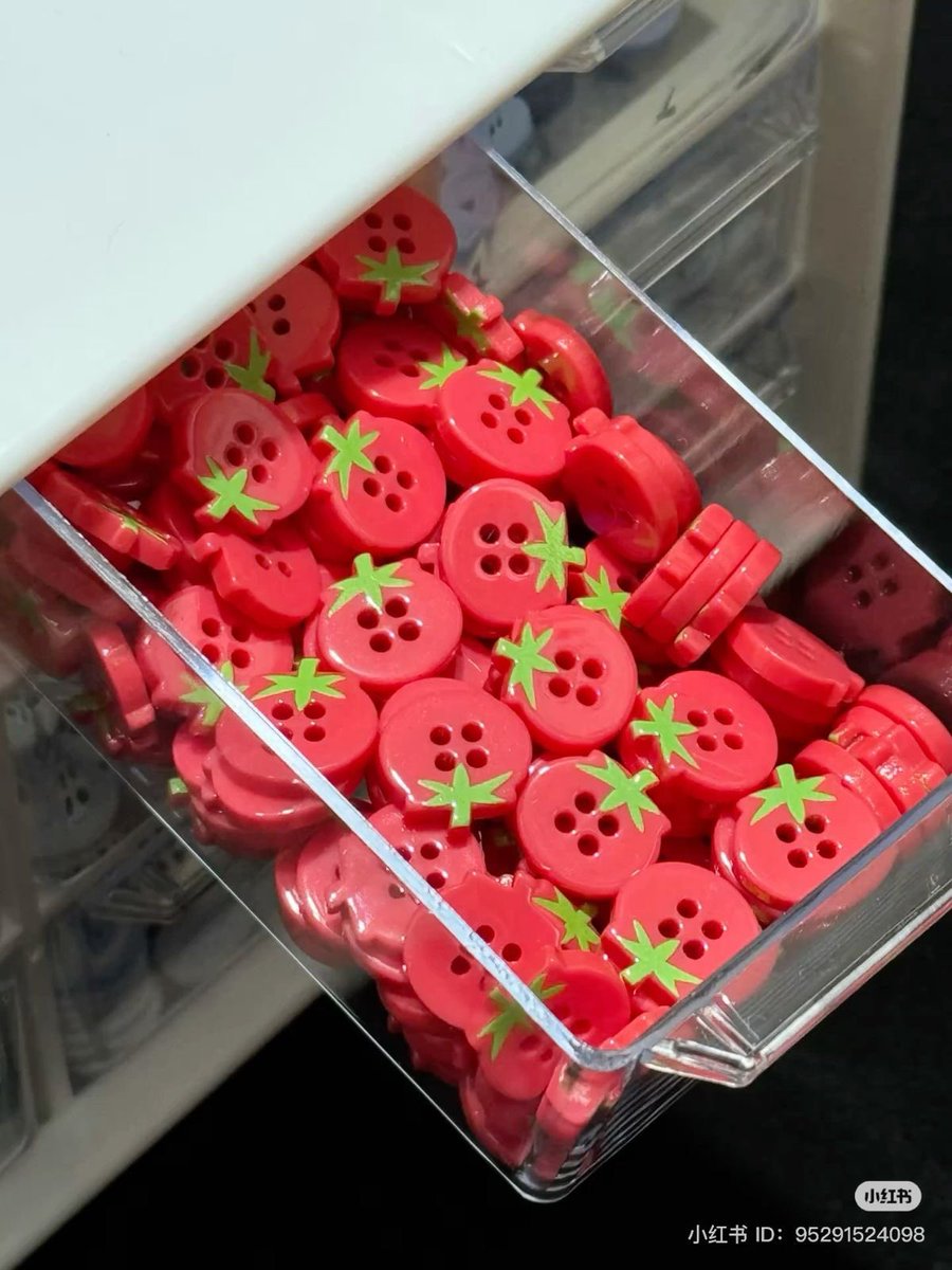 strawberry buttons 🍓