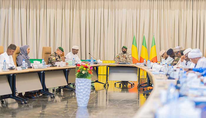 Elie Kaboré (@eliekabore) on Twitter photo Mali : Création d’une raffinerie d’or en partenariat avec la société russe Yadran
- D’une capacité de 200 tonnes par an
- L’Etat malien détient 62% des parts
- Une des recommandations des assises nationales de la refondation
minesactu.info/2025/05/30/mal…
<a href="/Minesactubf/">Mines @ctu Burkina</a> Mali : Création d’une raffinerie d’or en partenariat avec la société russe Yadran
- D’une capacité de 200 tonnes par an
- L’Etat malien détient 62% des parts
- Une des recommandations des assises nationales de la refondation
minesactu.info/2025/05/30/mal…
<a href="/Minesactubf/">Mines @ctu Burkina</a>