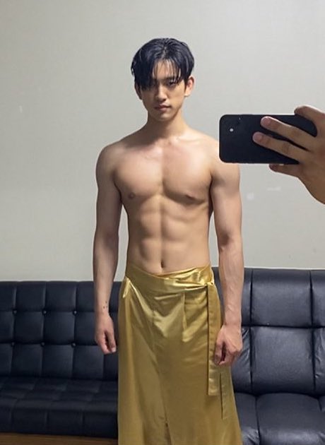 xxxfxgx's tweet photo. 𝕁𝕚𝕟𝕪𝕠𝕦𝕟𝕘 / 𝔾𝕆𝕋𝟟 , 𝕤𝕠𝕝𝕠𝕚𝕤𝕥 https://t.co/6rE0kPNAI9