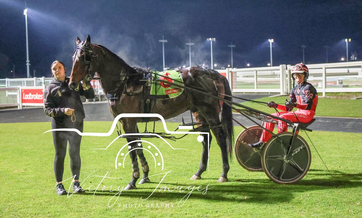Race 3 - LADBROKES QUICK MULTI PACE 

HORATIUS SPECULO / Tarn Ford &amp; Tammy Langley
