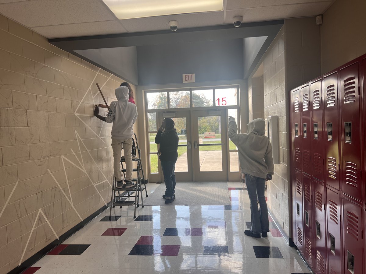 🎨 The 2024-2025 TMHS Art Club—along with Mrs. Elam and Mrs. Wilson—has been working all year on an incredible mural project, and it’s finally complete! 🙌 This mural is more than just paint—it’s passion, pride, and pure RAM talent! #RamNation #StudentSuccess
