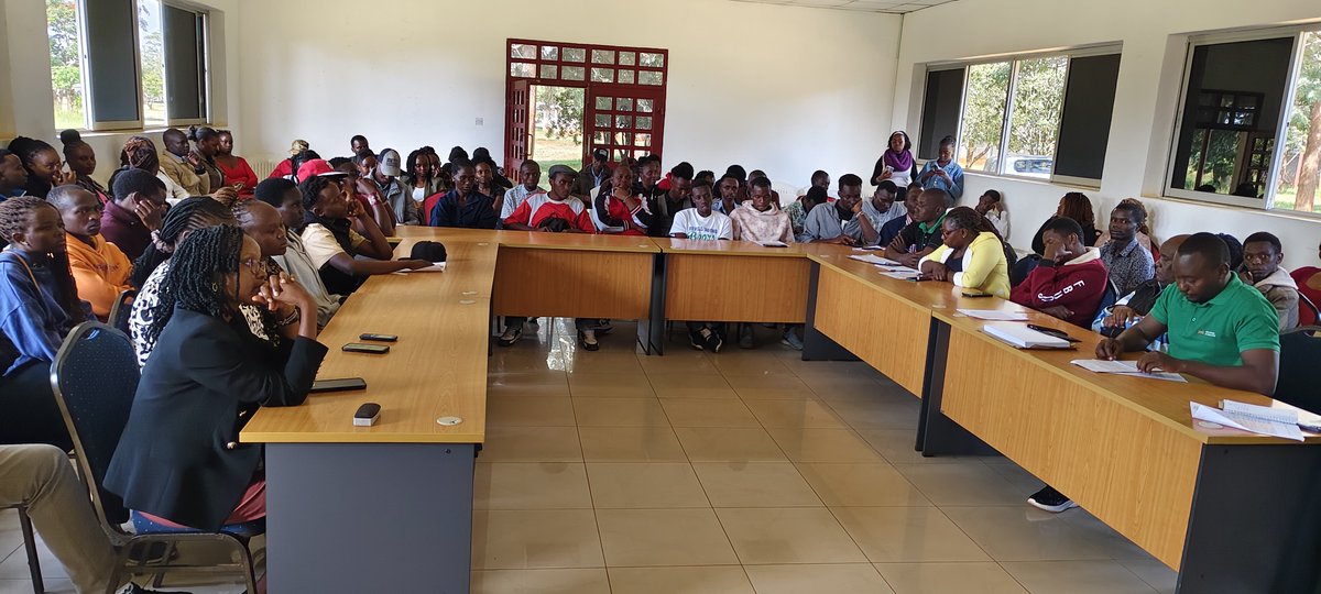 Today, KALRO Seeds Headquarters in Thika held a graduation ceremony for Horticulture Producer Level 3 students from the Kenya School of Agriculture (KSA)– Thika Campus, who successfully completed their 3-month practical assessment at the institution.