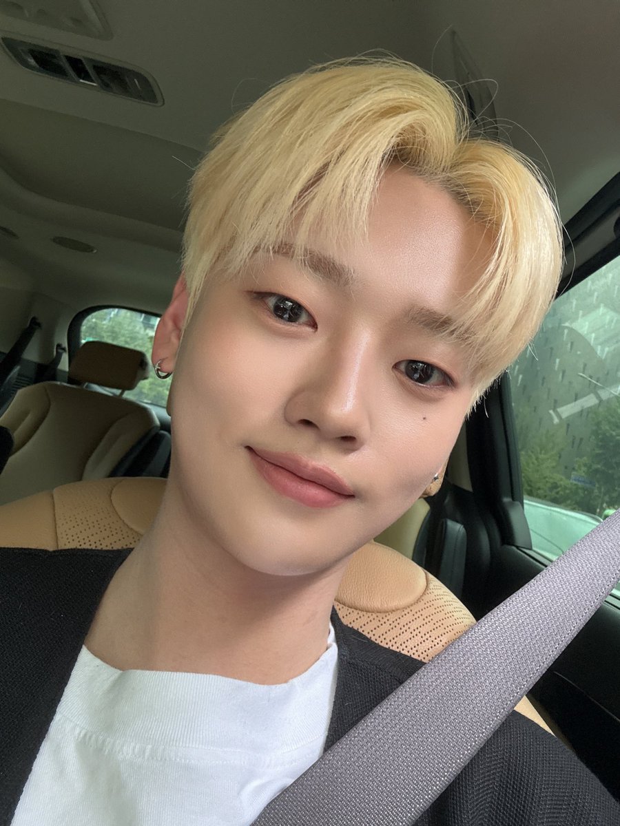 📸| Atualização de Seokhwa no Twitter dos membros

[#SEOKHWA] Seus olhos estão brilhando~

#위아이 #WEi #강석화 #KANGSEOKHWA <a href="/WEi__Member/">위아이(WEi)</a>  <a href="/WEi__Official/">위아이(WEi)_OFFICIAL</a>