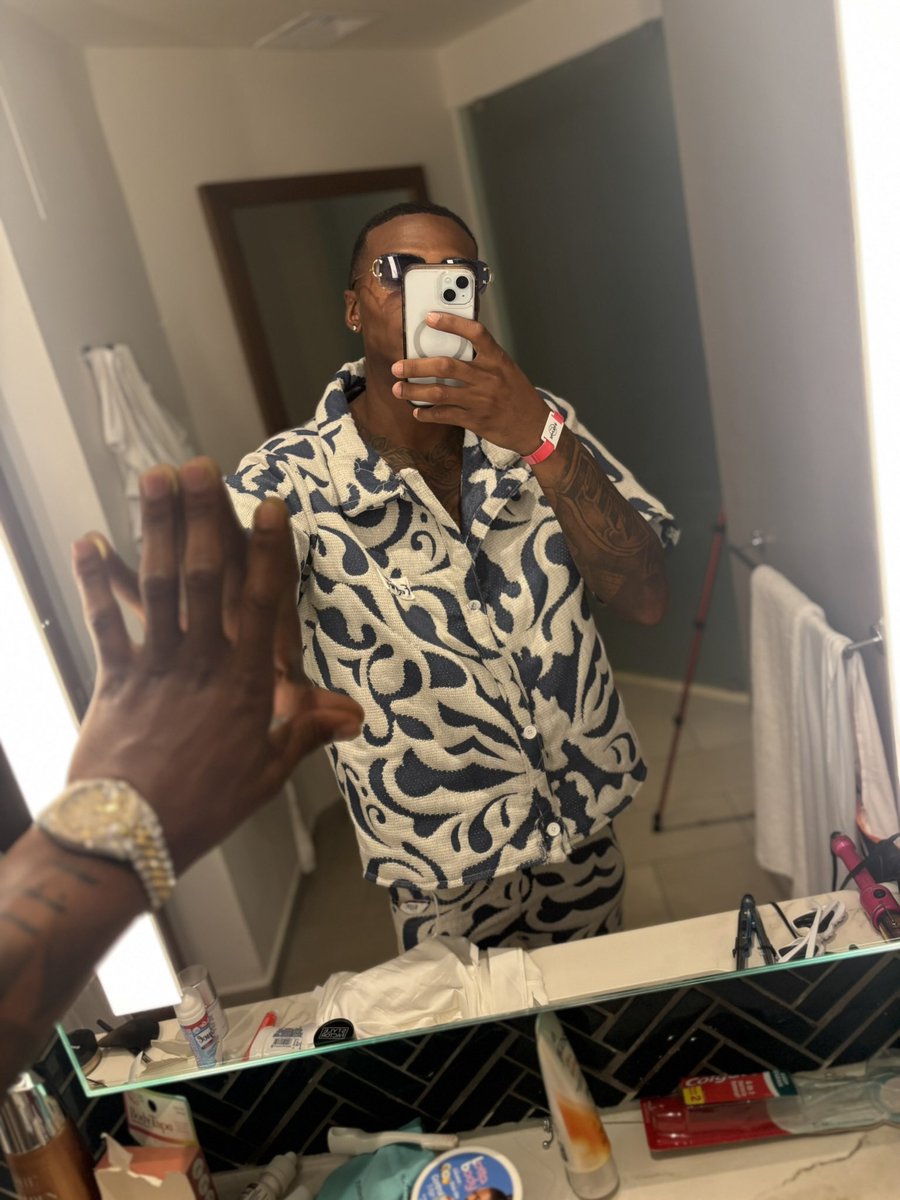 MoneyManeShayne's tweet photo. ♾️ https://t.co/ECywwRBbW8