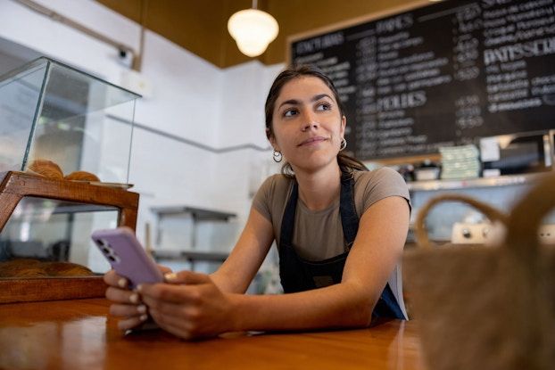 Once you understand your audience, you can tailor content to fit their wants and needs. Use these free and paid tools to connect better with your followers and turn #engagement into #monetization: buff.ly/4dHcarM #contentcreation