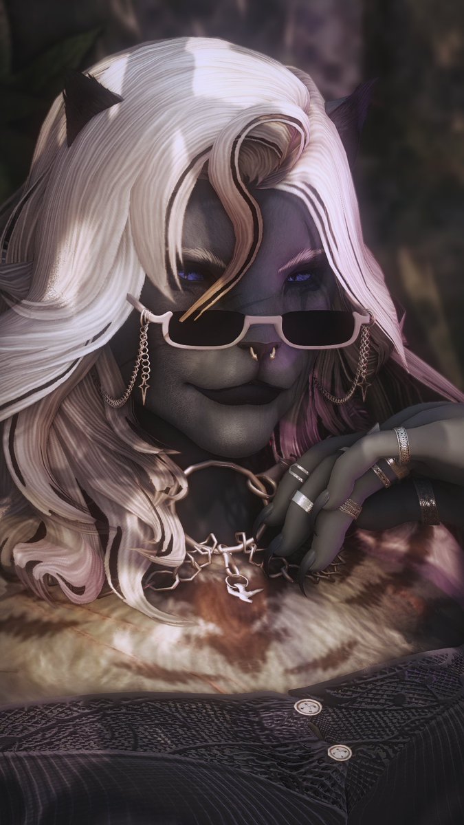 "𝔖𝔥𝔲𝔱 𝔲𝔭 𝔞𝔫𝔡 𝔎𝔦𝔰𝔰 𝔪𝔢."

† #ffxiv † #gposers † #Hrothgar † #Hrothgal †