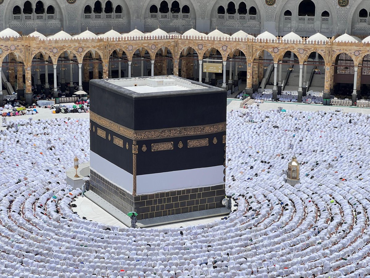 theholymosques's tweet image. Khutbah in Makkah was 16mins and 17 seconds.

Khutbah in Madinah was 13 mins and 2 seconds.

As for the Salah,it took 5 mins &amp;amp; 23 seconds in Makkah &amp;amp; 4 mins &amp;amp; 53 seconds in Madinah.

This comes after a command to shorten the Khutbah &amp;amp; Salah due to the heat.